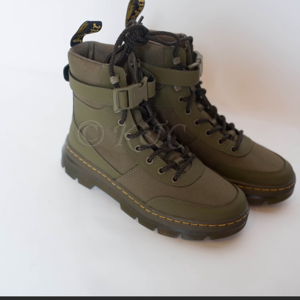 Dr. Martens Combs Tech Combat Boots; size 7 Men